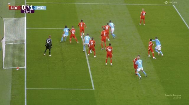 【英超】斯通斯破僵，麦卡点射扳平，利物浦1-1曼城