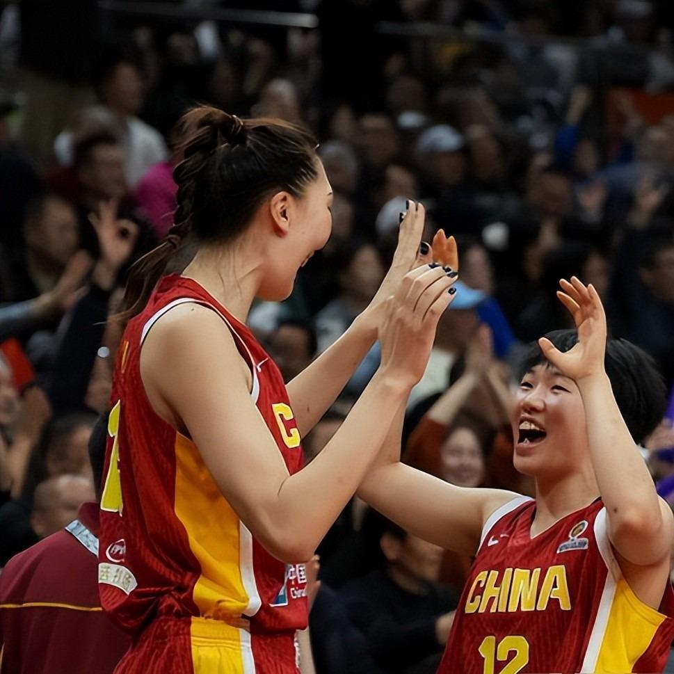 开云体育手机登录-长得高有啥用？全场只得4分，苏群吐槽：跟现代篮球节奏比较脱节