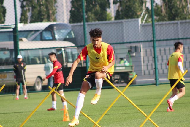 【人物】阿布拉汗的现实与梦想 一年半历练三落三起